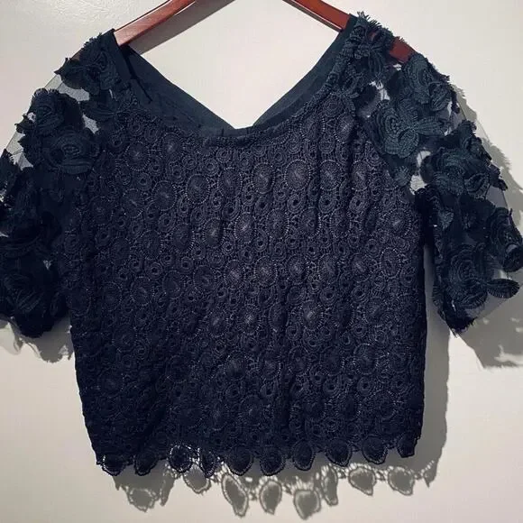 Black Lace Crochet 3/4 Sleeve Top Large Designer Comme made in USA - Picture 3 of 6